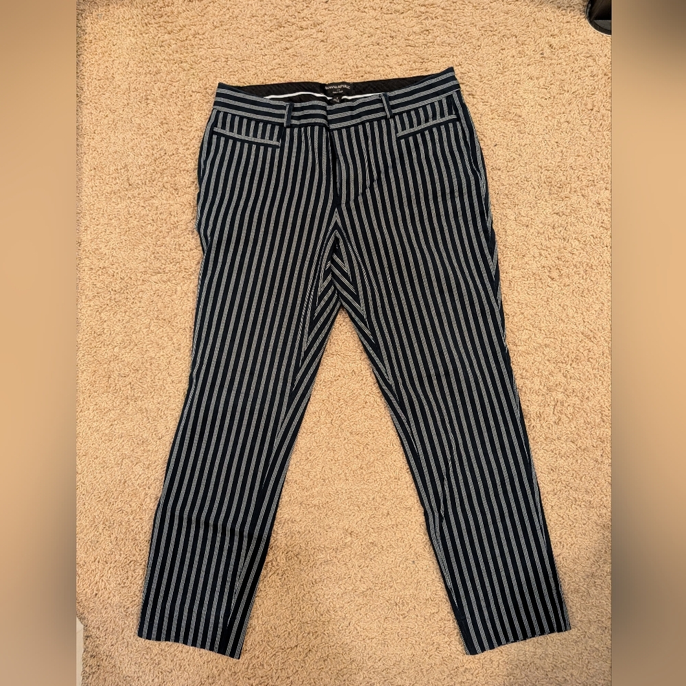 EUC Banana Republic Sloan Crop Pants